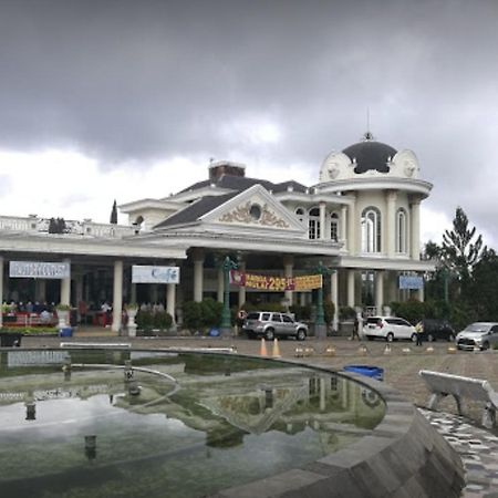 Villa Musti Green Apple Cipanas Sindanglaya Eksteriør billede